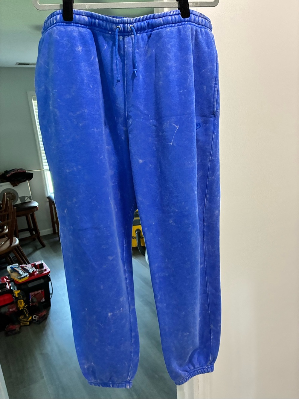 Nike Club Washed Cuffed Sweatpants